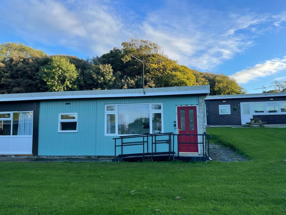 Entire Cozy Chalet In Bideford Bay Holiday Park Extérieur photo